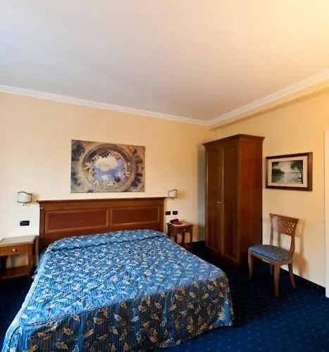 科斯坦蒂尼酒店